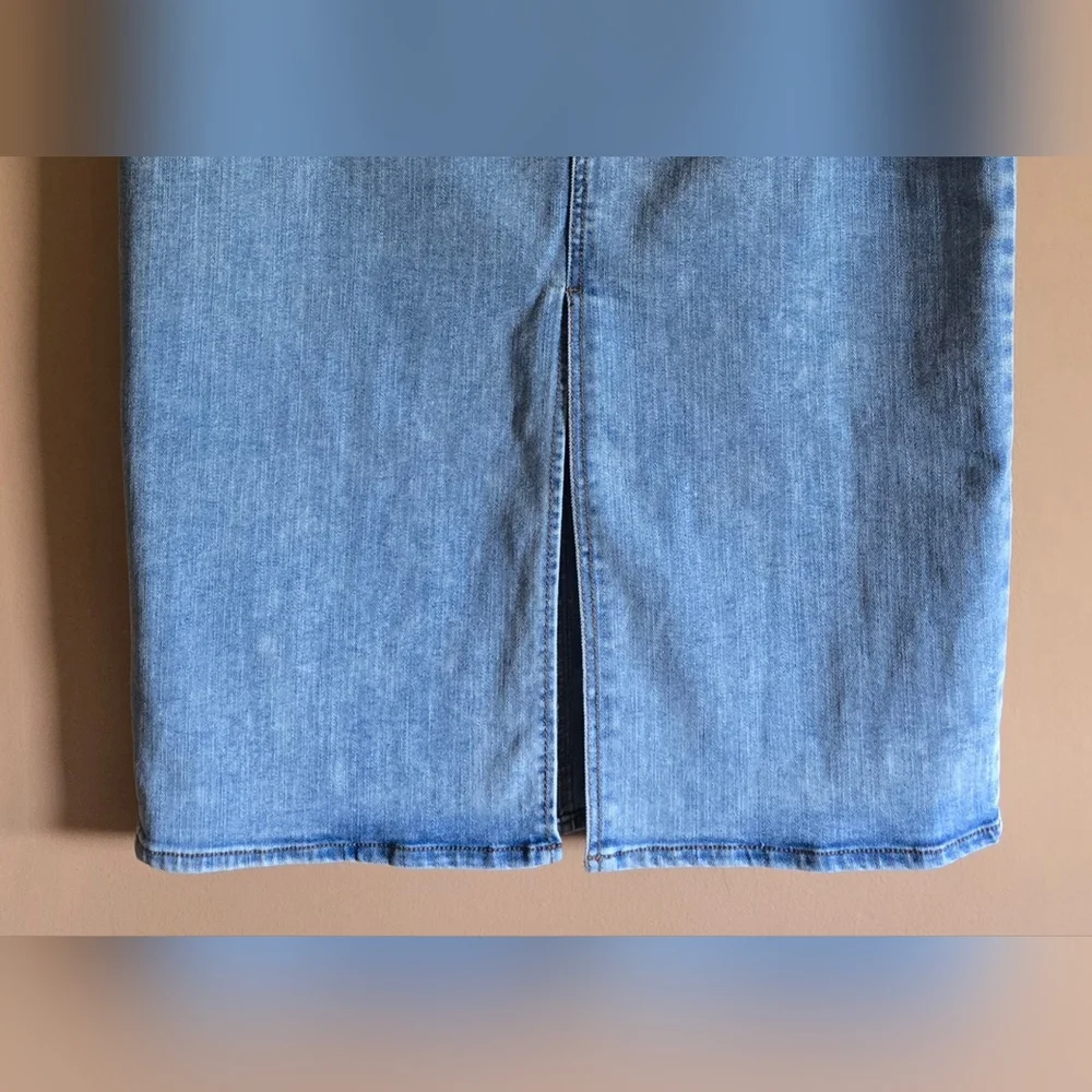 Cato NWT Light Denim Skirt, 6 (waist=15.5") - Picture 5 of 5